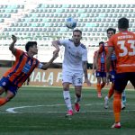persija-jakarta-vs-port-fc-piala-presiden-2026.webp Pemain Persija Jakarta berebut bola udara melawan pemain Port FC pada laga Piala Presiden 2026.