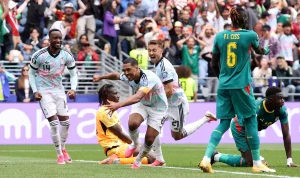 selebrasi-pemain-timnas-belgia-lolos-16-besar.webp Selebrasi emosional para pemain timnas Belgia setelah mencetak gol krusial melawan Senegal di hadapan ribuan suporter di stadion.
