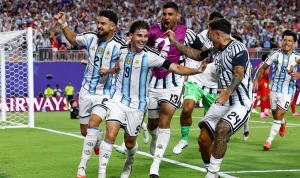 semifinal-piala-dunia-2026-selebrasi-timnas-argentina.webp Pemain Timnas Argentina merayakan kemenangan dramatis menuju Semifinal Piala Dunia 2026.
