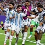 Pemain Timnas Argentina merayakan kemenangan dramatis menuju Semifinal Piala Dunia 2026.