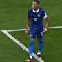 Selebrasi Kylian Mbappe mengenakan jersei timnas Prancis usai mengalahkan Maroko di Piala Dunia.