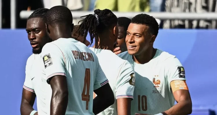 semifinal-piala-dunia-2026-kylian-mbappe-timnas-prancis.webp Kylian Mbappe bersama skuad Timnas Prancis bersiap menghadapi laga sengit Semifinal Piala Dunia 2026.