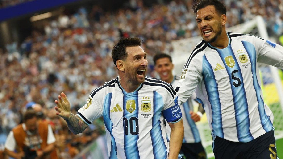 Ekspresi kegembiraan Lionel Messi setelah berhasil memecahkan rekor mencetak 20 gol sepanjang sejarah Piala Dunia.