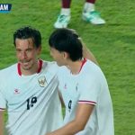 Thom Haye merayakan gol bersama rekan setimnya saat Timnas Indonesia bertanding melawan Kamboja.