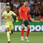 Duel sengit Portugal vs Spanyol mempertemukan intensitas tinggi antar raksasa Eropa di atas lapangan hijau.