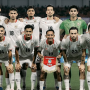 Starting eleven pemain Timnas Indonesia berfoto bersama di lapangan sebelum laga melawan Timor Leste.