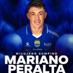mariano-peralta-resmi-bergabung-persib-bandung.webp Pengumuman resmi kedatangan Mariano Peralta di Persib Bandung. Sempat dikaitkan dengan Persija Jakarta, Peralta kini resmi menjadi bagian dari skuad Maung Bandung.
