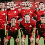 Foto bersama 11 pemain utama Timnas Indonesia berjersey merah sebelum kick-off pertandingan.