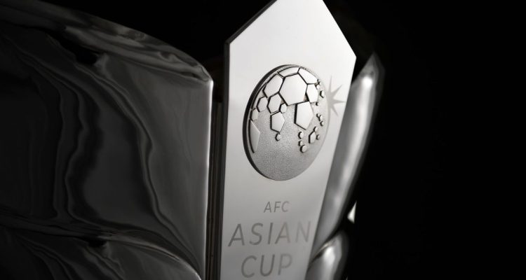 trofi-piala-asia-2027.webp Trofi megah Piala Asia yang akan diperebutkan oleh Timnas Indonesia dan negara-negara Asia lainnya di Piala Asia 2027.