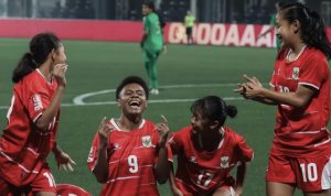 timnas-putri-indonesia-selebrasi-merdeka-cup-2026.webp Para pemain Timnas Putri Indonesia bergembira dan merayakan gol saat bertanding melawan Arab Saudi di Merdeka Cup 2026