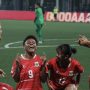 Para pemain Timnas Putri Indonesia bergembira dan merayakan gol saat bertanding melawan Arab Saudi di Merdeka Cup 2026
