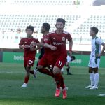 Pemain Persija Jakarta melakukan selebrasi usai mencetak gol ke gawang PSMS Medan di ajang Piala Presiden.
