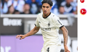 kevin-diks-kapten-gladbach-dfb-pokal.webp Kevin Diks dipercaya tampil sebagai kapten utama Borussia Monchengladbach dan membawa timnya menang telak 5-0 atas Schott Mainz di babak pertama DFB Pokal.