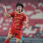selebrasi-gol-arlyansyah-persija-jakarta-vs-java-united.webp Arlyansyah pemain Persija Jakarta selebrasi mengangkat tangan penuh semangat setelah mencetak gol kemenangan atas Java United.