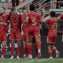 Para pemain Persija Jakarta merayakan selebrasi gol dalam pertandingan el-clasico Super League