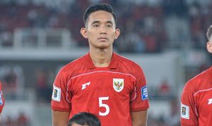 Rizky Ridho bek Persija Jakarta berseragam Timnas Indonesia merah bernomor punggung 5.