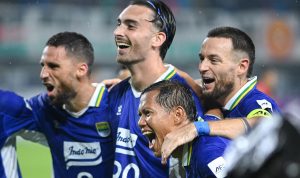 Para pemain Persib Bandung seperti Nick Kuipers, Marc Klok, dan Tyronne del Pino merayakan selebrasi kemenangan di ajang ACL 2.