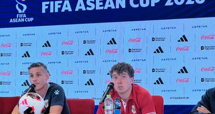 John Herdman menyampaikan keterangan pers terkait agenda uji coba Timnas Indonesia di FIFA ASEAN Cup 2026.