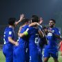 Para pemain Persib Bandung berpelukan merayakan gol kemenangan di ajang ACL 2.
