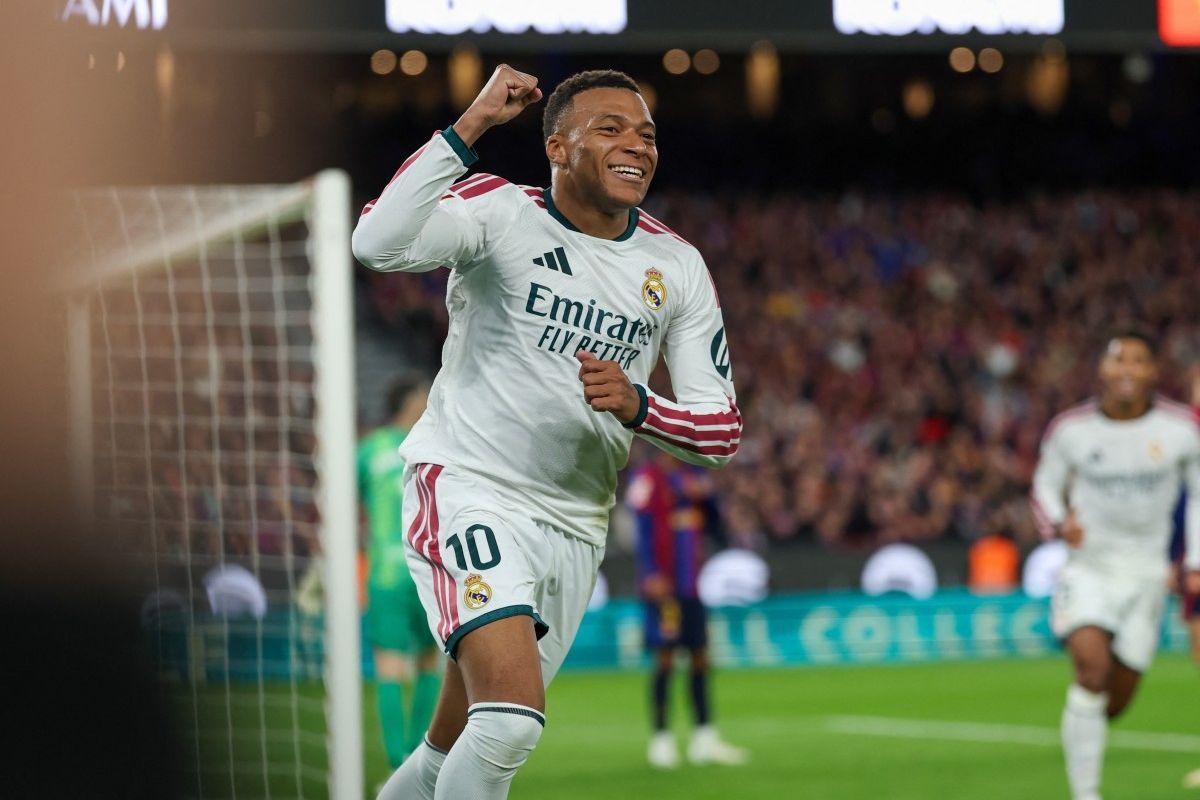 Selebrasi Kylian Mbappe setelah mencetak gol saat Real Madrid mengalahkan Barcelona 1-2.