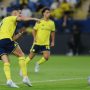 Cristiano Ronaldo melepaskan tendangan keras untuk mencetak gol ke-982 bersama Al-Nassr