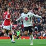 Selebrasi pemain Bournemouth setelah mencetak gol saat mengalahkan Manchester United 0-3.